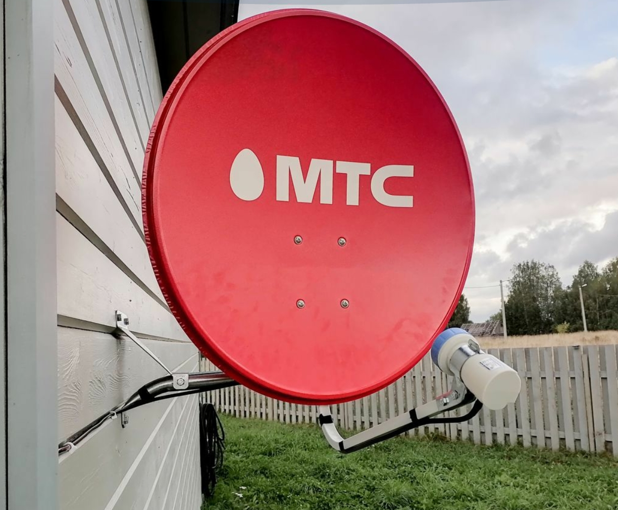 Установка спутниковой антенны антенн МТС в Мочище, кронштейн крепился через сайдинг